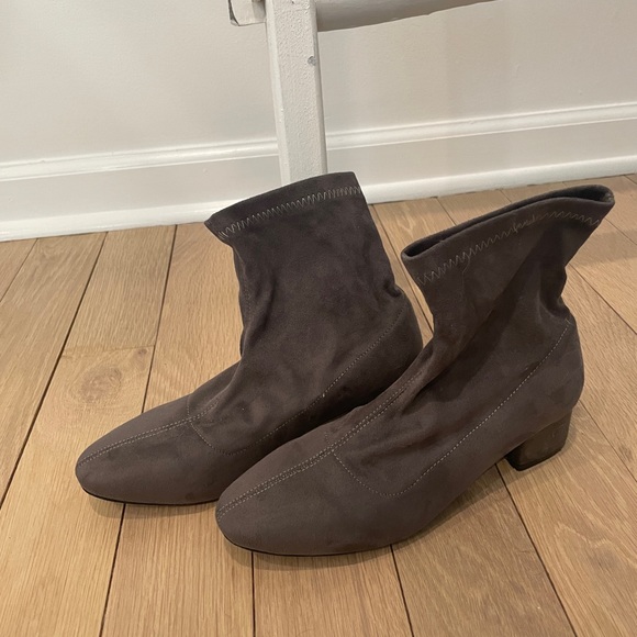 Catherine Malandrino Grey Suede Booties - Picture 3 of 7